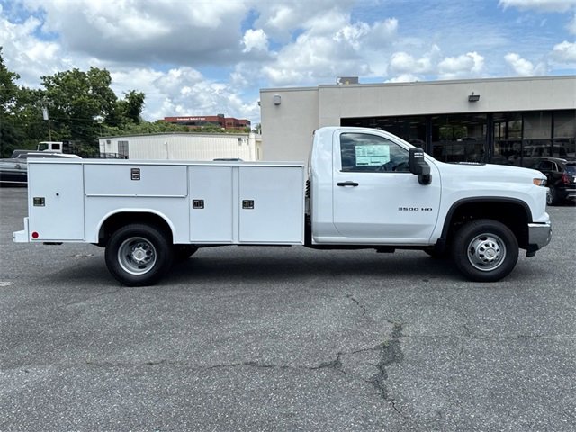 2025 Chevrolet Silverado 3500HD Work Truck photo 2
