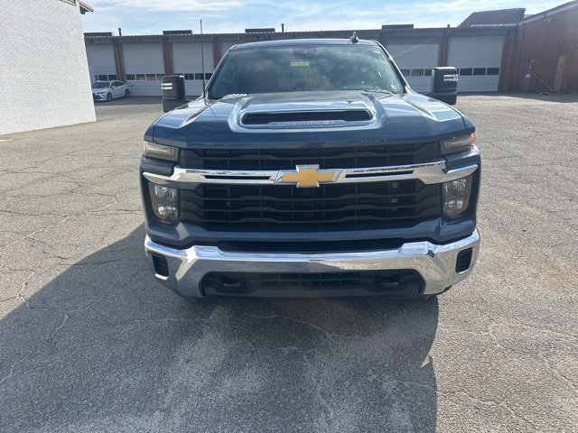 2024 Chevrolet Silverado 2500HD LT photo 3