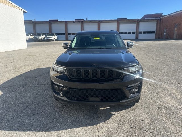 2023 Jeep Grand Cherokee Limited photo 2