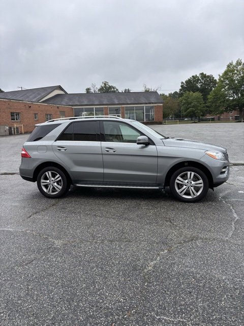 2015 Mercedes Benz ML 350 photo 4