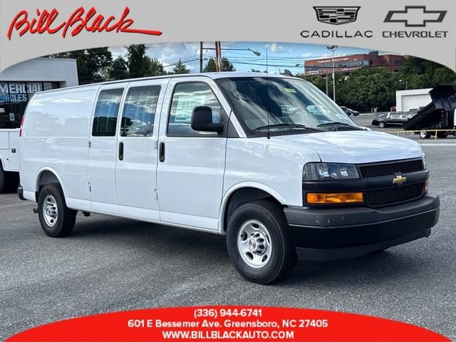 2025 Chevrolet Express Base's photo