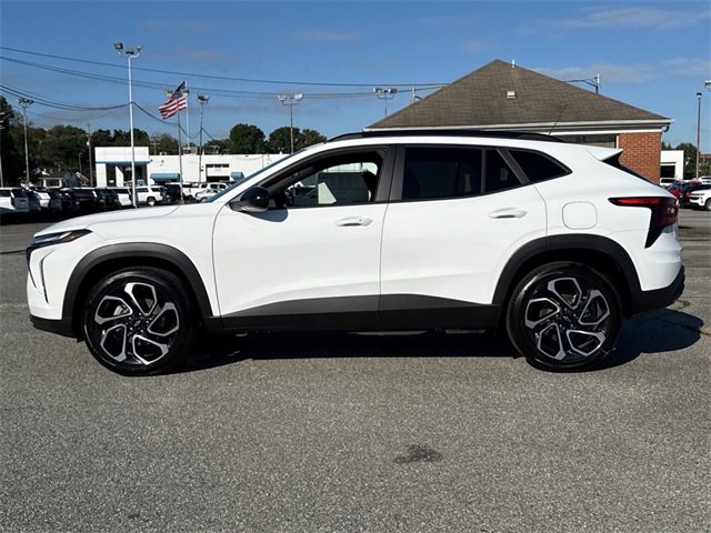 2026 Chevrolet Trax photo 2