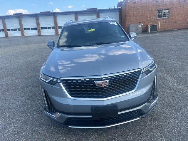 2025 Cadillac XT6 Premium Luxury photo 3