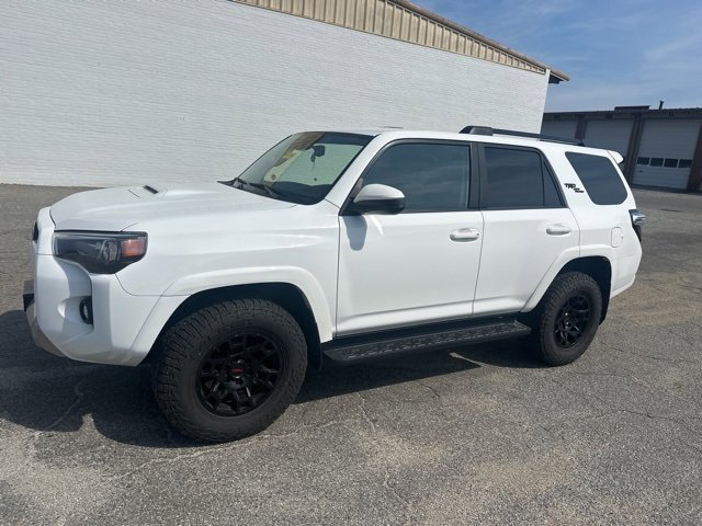 2021 Toyota 4Runner TRD photo 2