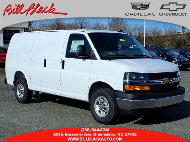 2025 Chevrolet Express Base's photo