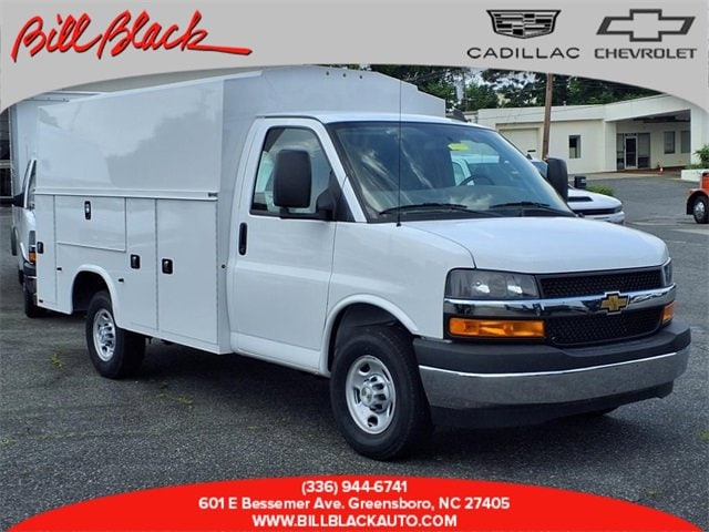 2024 Chevrolet Express Cutaway Base's photo