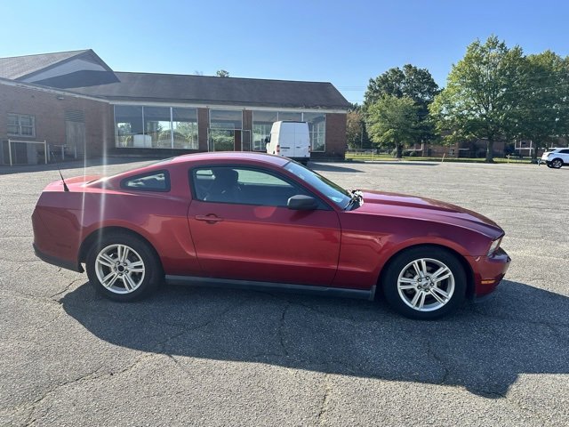 2010 Ford Mustang V6 photo 4
