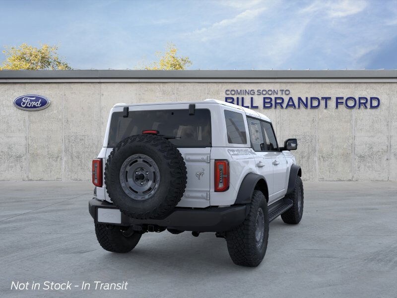 2025 Ford Bronco Outer Banks photo 2