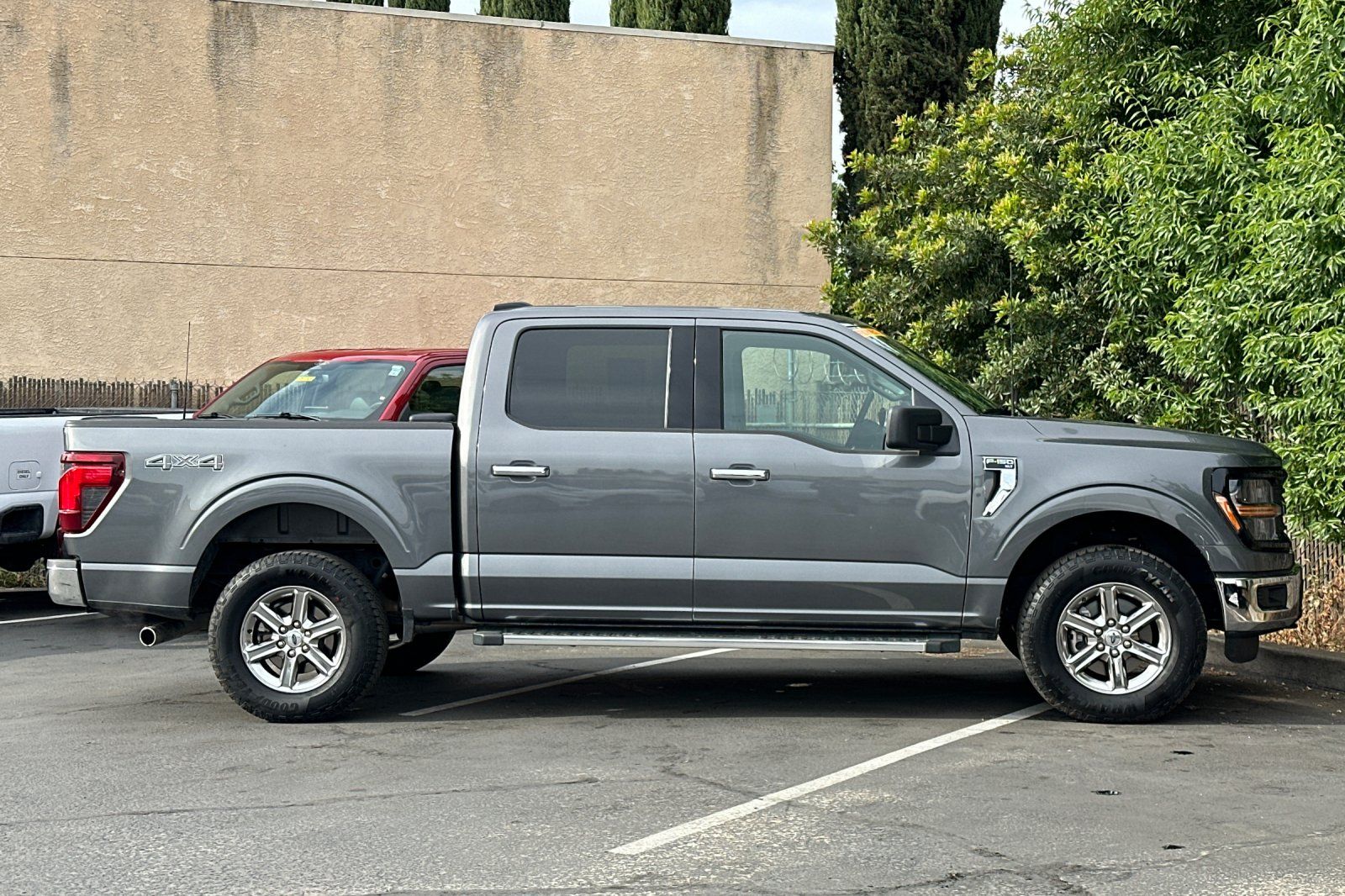 2025 Ford F-150 XLT photo 6
