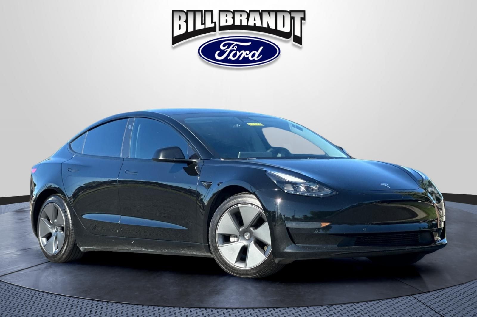 2021 Tesla Model 3 Standard Range Plus's photo