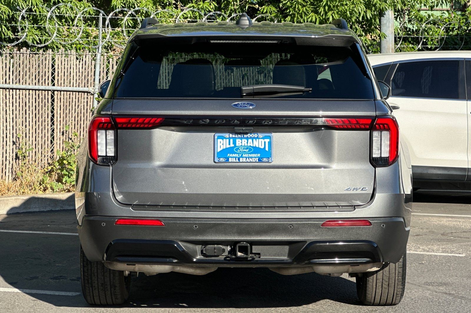 2025 Ford Explorer ST-Line photo 6