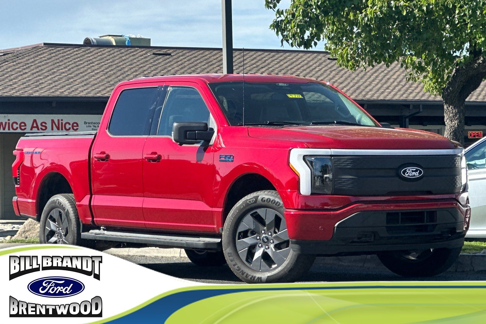 2025 Ford F-150 Lightning Flash photo 1