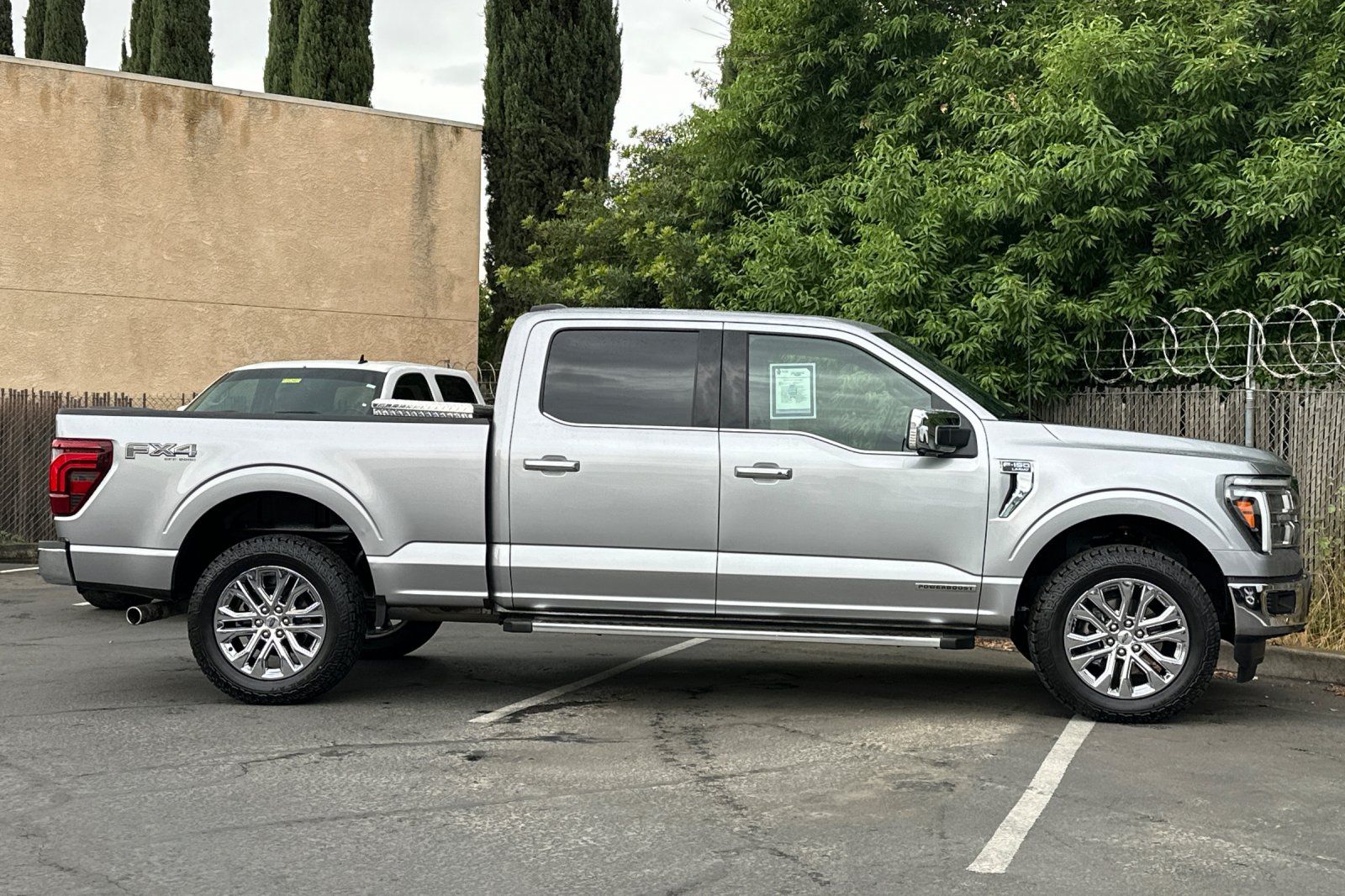 2025 Ford F-150 Lariat photo 5