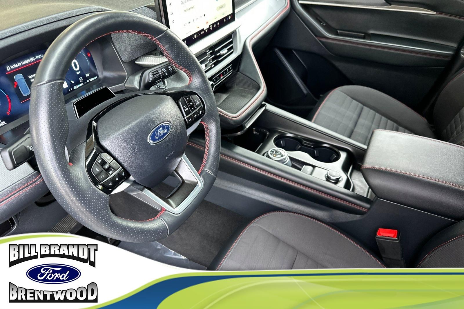 2025 Ford Explorer ST-Line photo 2