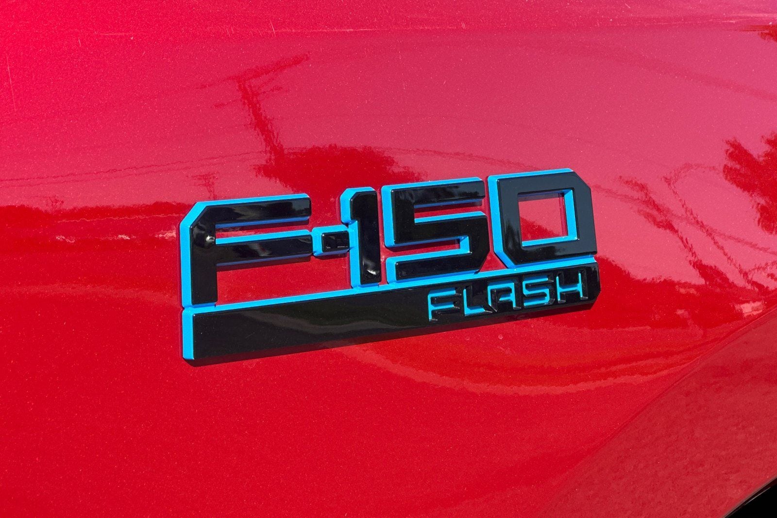 2025 Ford F-150 Lightning Flash photo 3