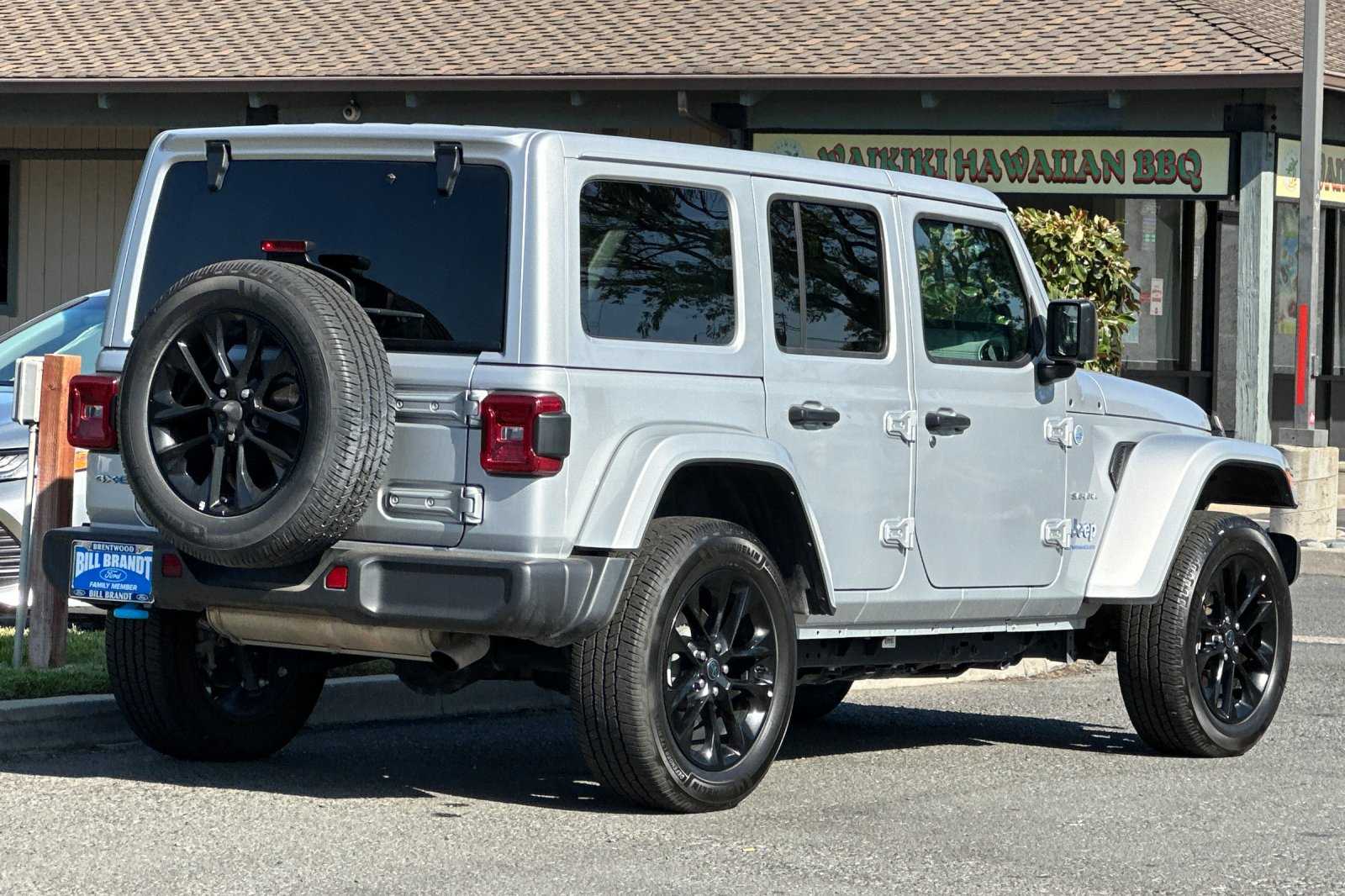 2024 Jeep Wrangler Sahara 4xe photo 3