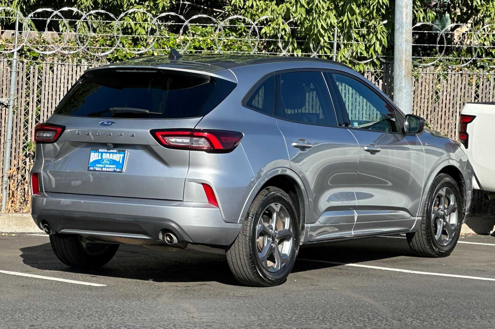 2024 Ford Escape ST-Line photo 2