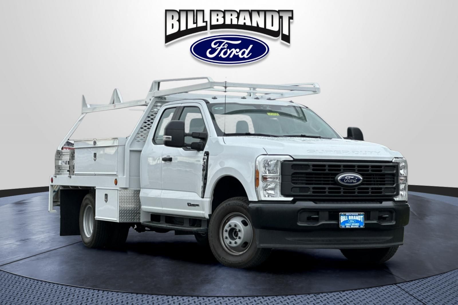 2026 Ford F-350 XL 4x4 SuperCab 168-In DRW's photo