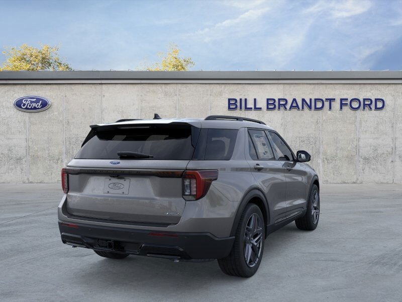 2025 Ford Explorer ST-Line photo 3