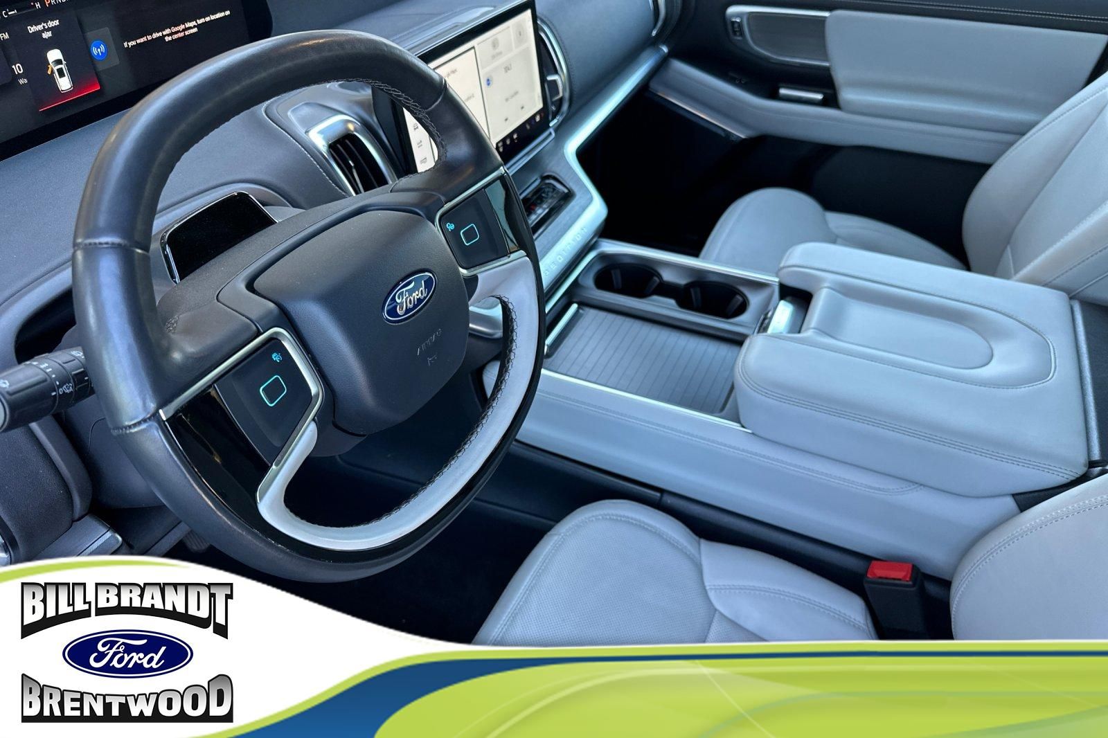 2025 Ford Expedition Max Platinum photo 2