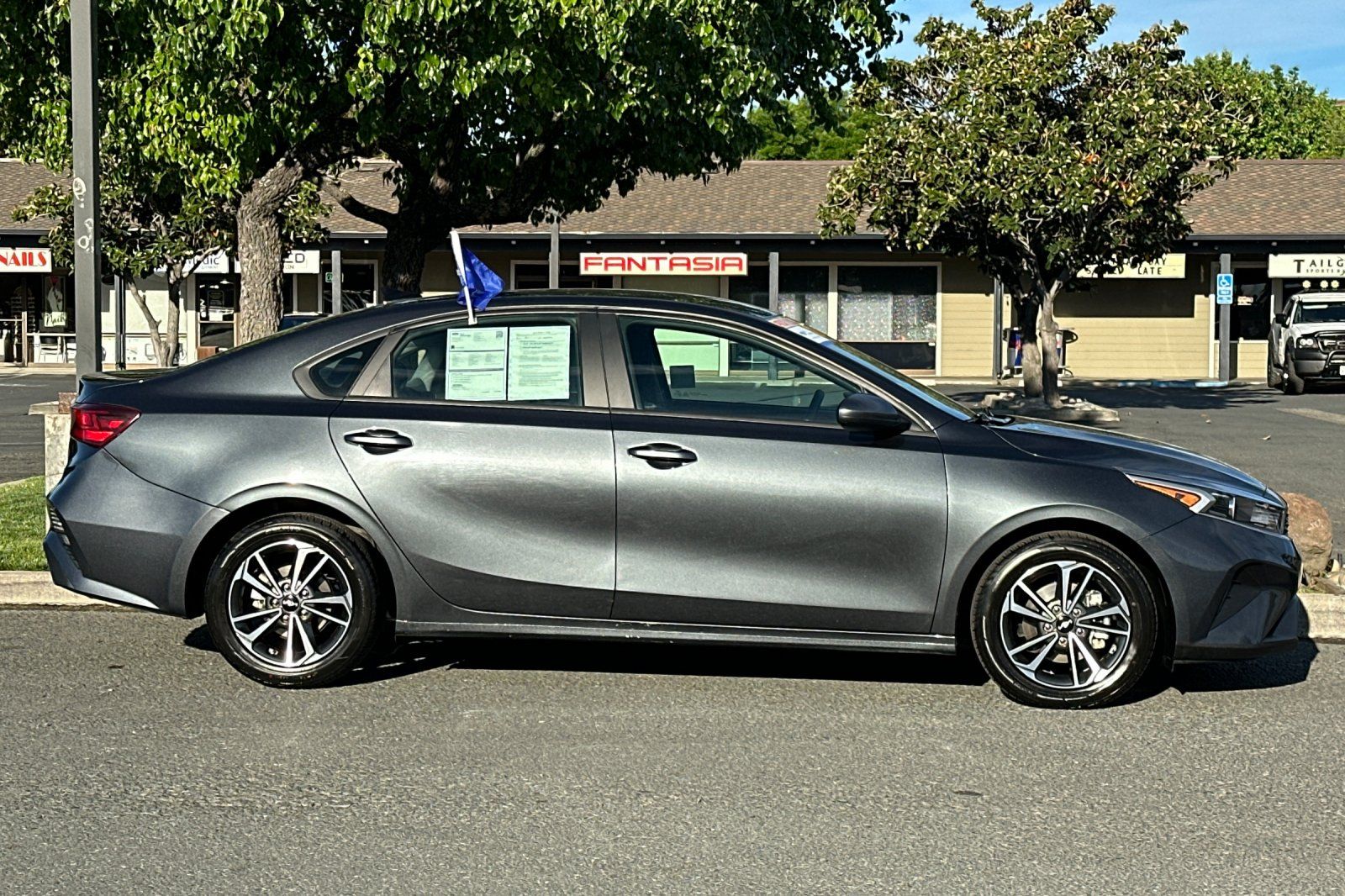 2023 Kia Forte LXS photo 5