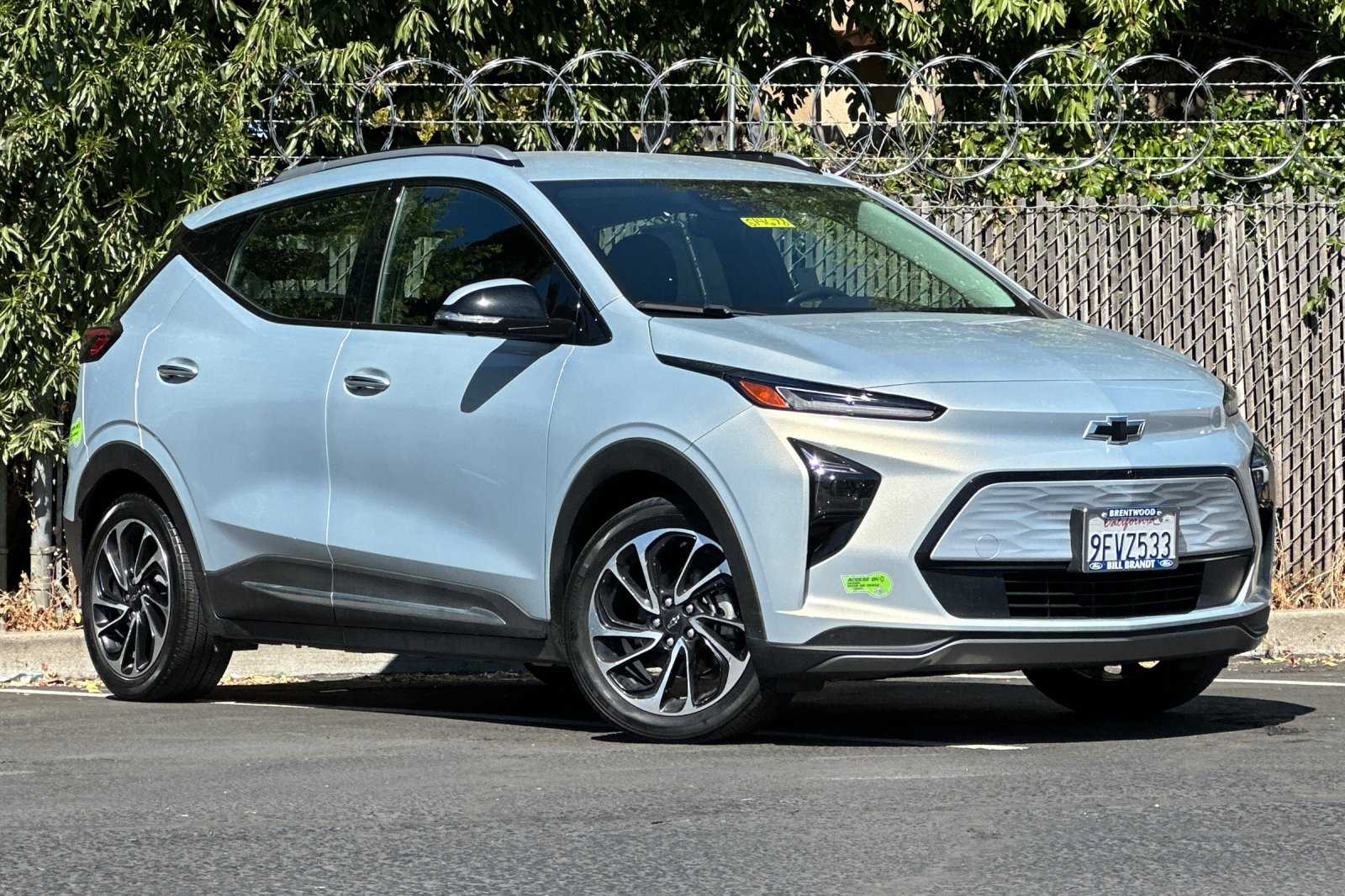 Used 2022 Chevrolet Bolt EUV Premier with VIN 1G1FZ6S01N4106112 for sale in Brentwood, CA
