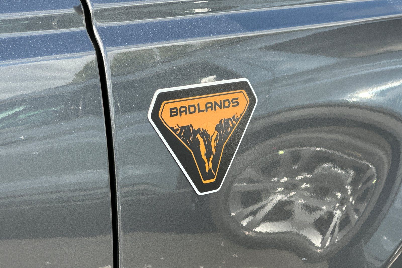 2025 Ford Bronco Badlands photo 3