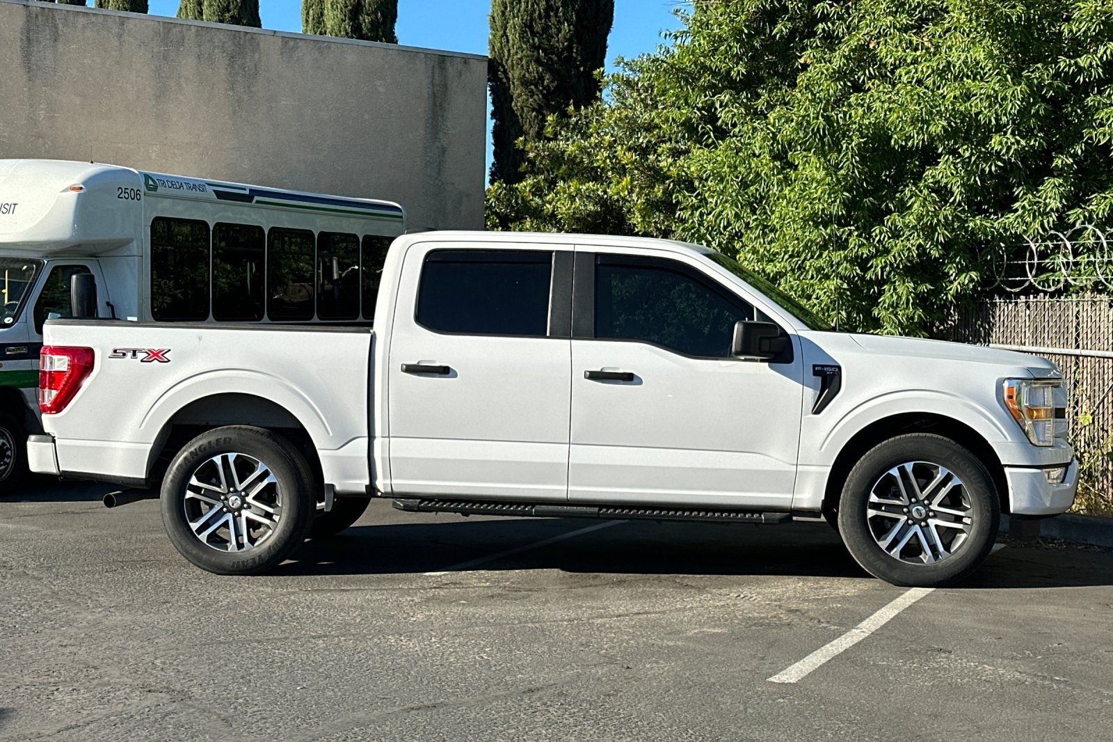 2022 Ford F-150 XL photo 5