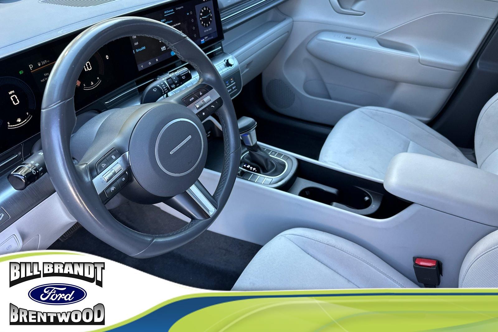 2025 Hyundai Kona SEL photo 2