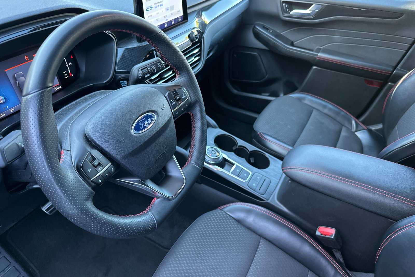 2024 Ford Escape ST-Line photo 3