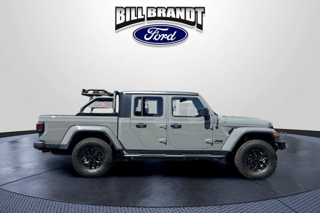 Used 2022 Jeep Gladiator Sport Truck