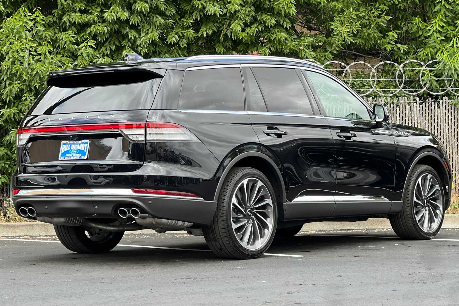 2025 Lincoln Aviator Reserve photo 3
