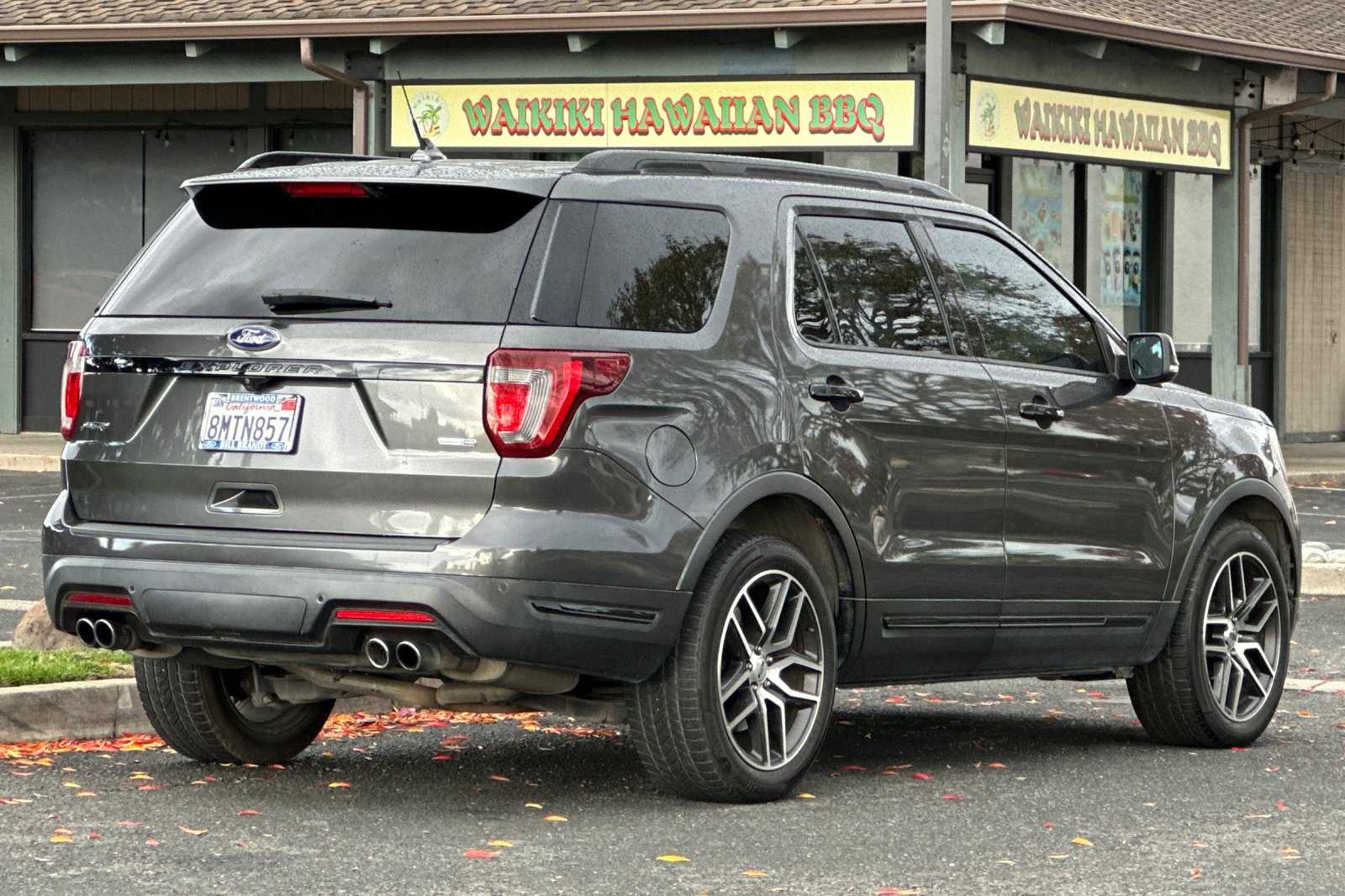 2019 Ford Explorer Sport photo 2