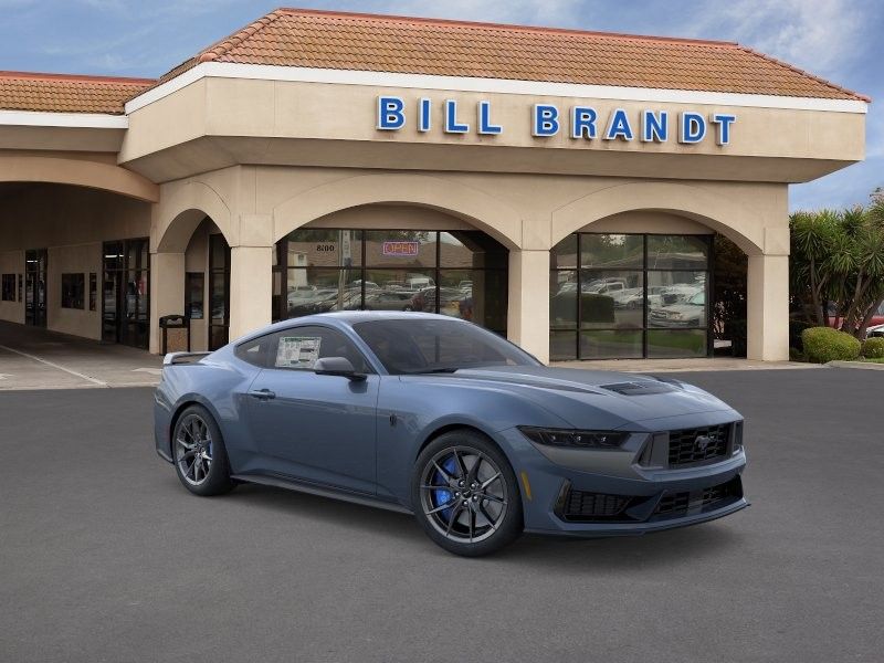2026 Ford Mustang Dark Horse's photo