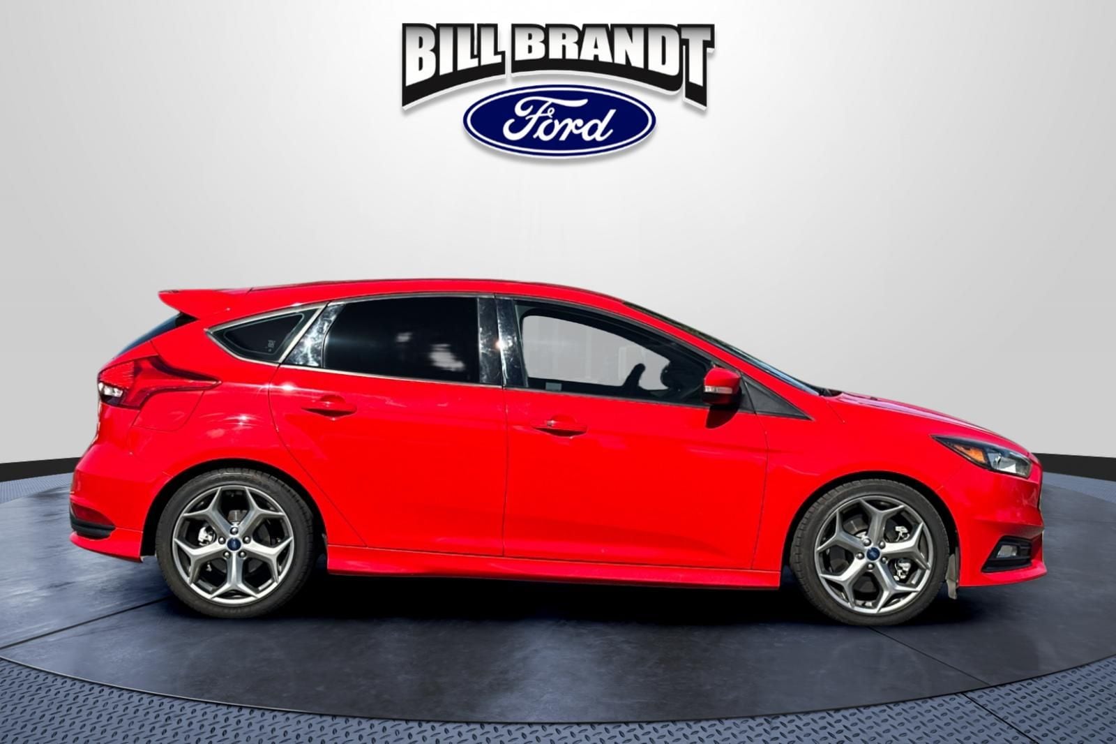 Used 2017 Ford Focus ST with VIN 1FADP3L97HL285191 for sale in Brentwood, CA