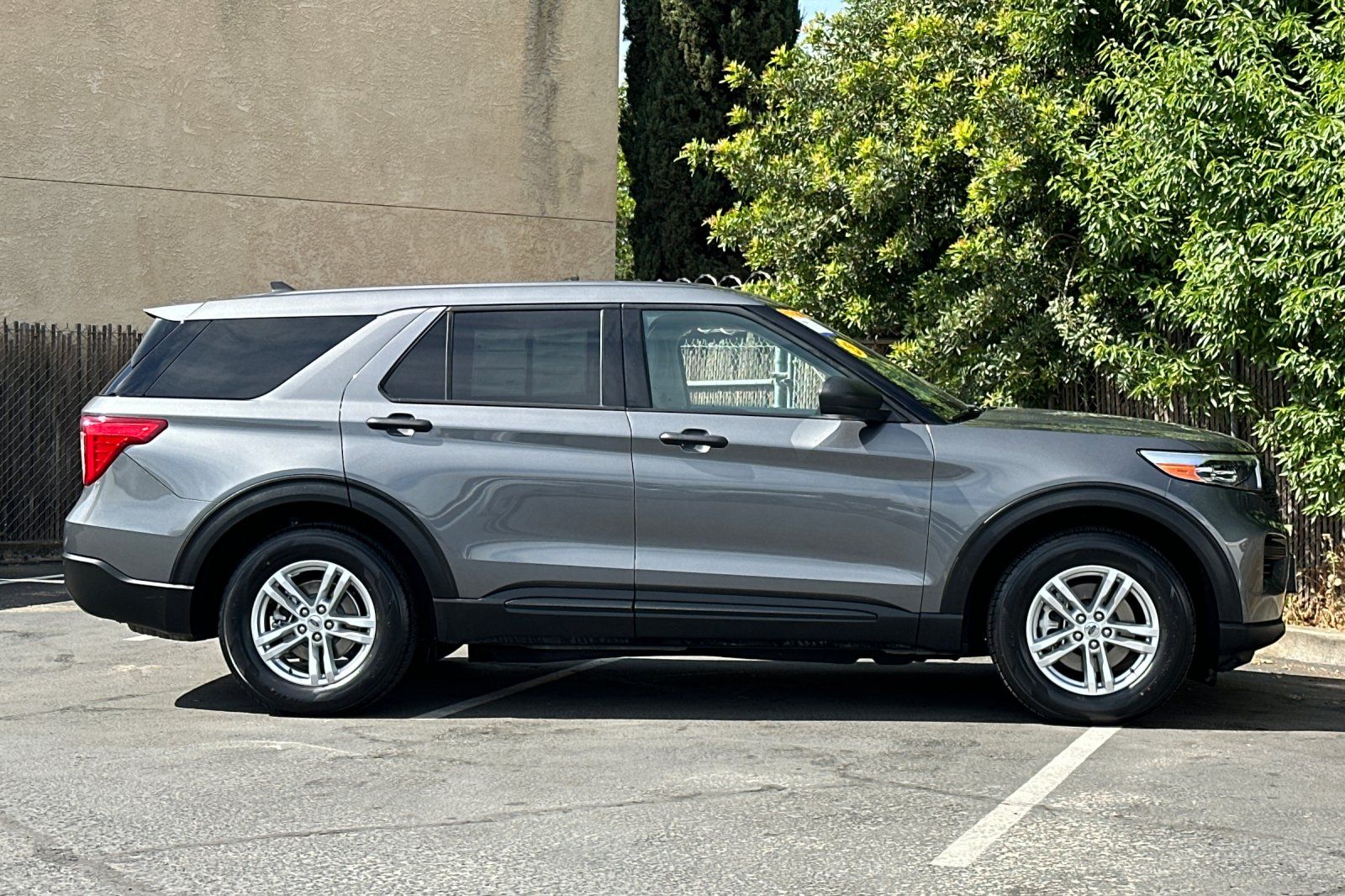 2023 Ford Explorer Base photo 6