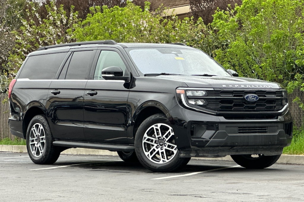 Used 2025 Ford Expedition Max Active SUV