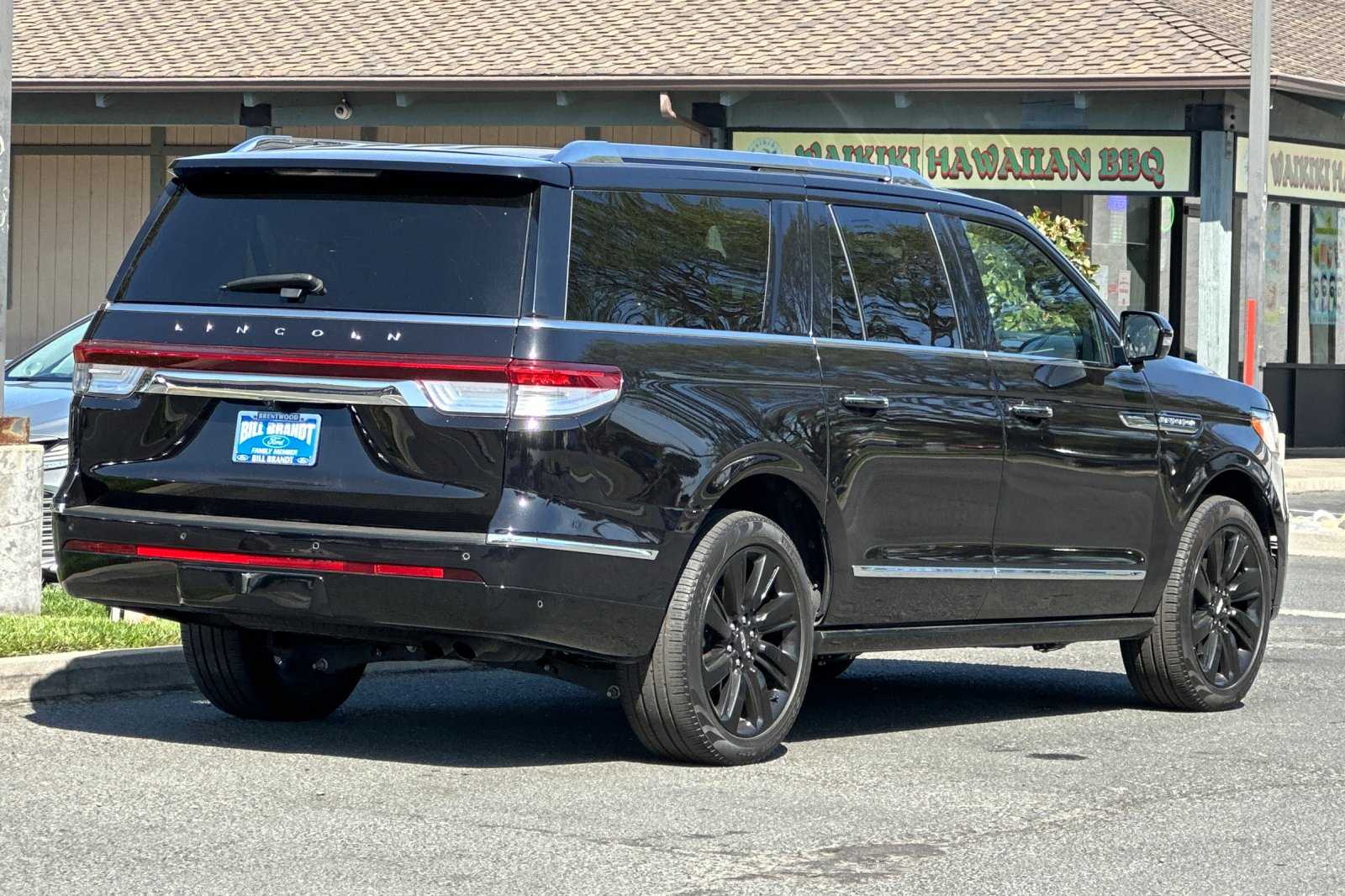 2023 Lincoln Navigator L Reserve photo 3