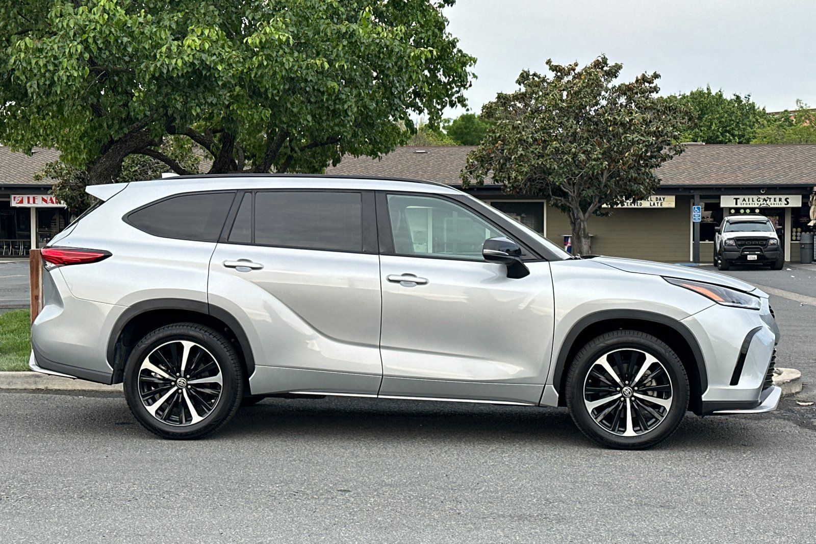 2021 Toyota Highlander XSE photo 5