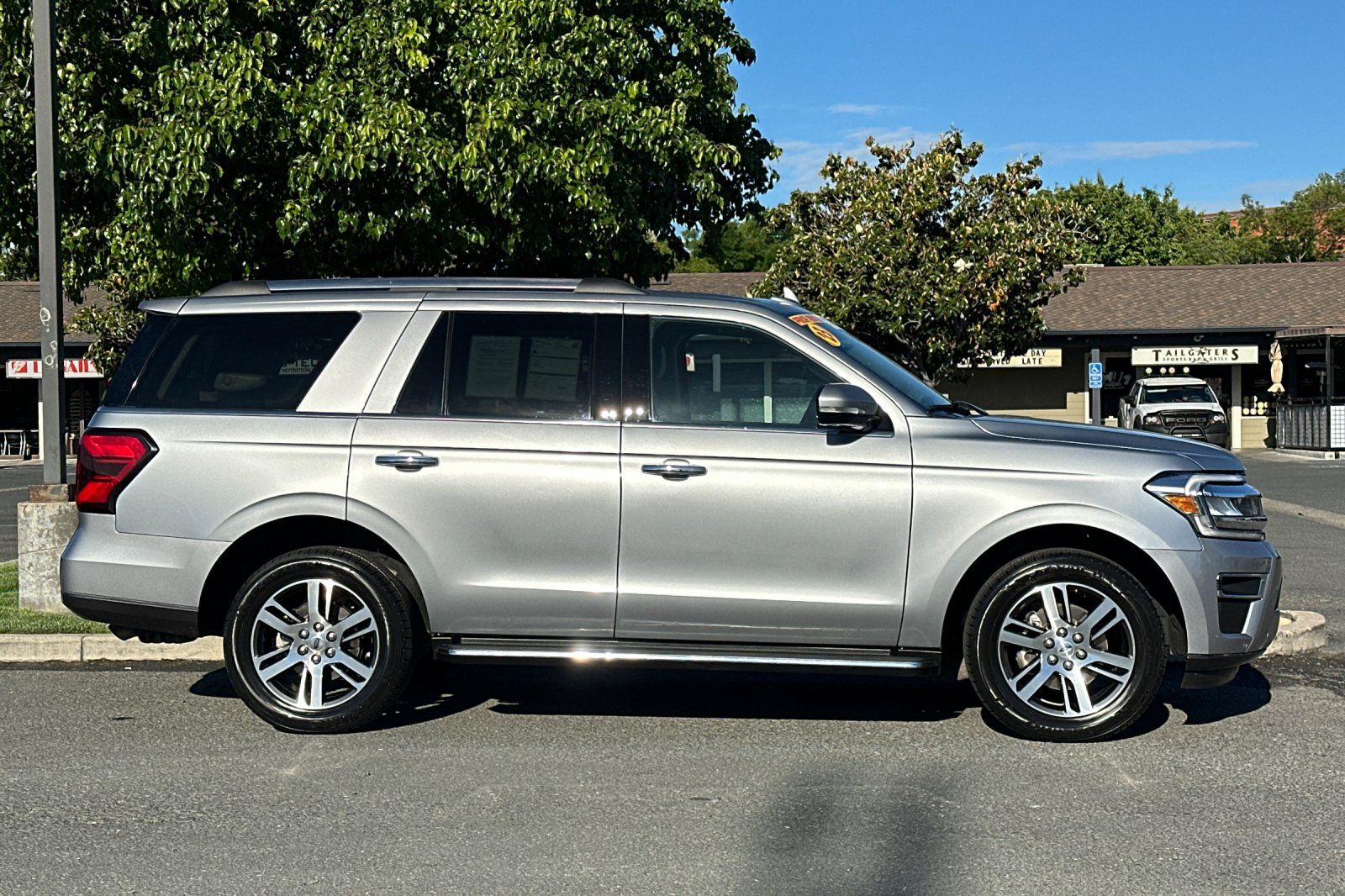 2023 Ford Expedition Limited photo 5