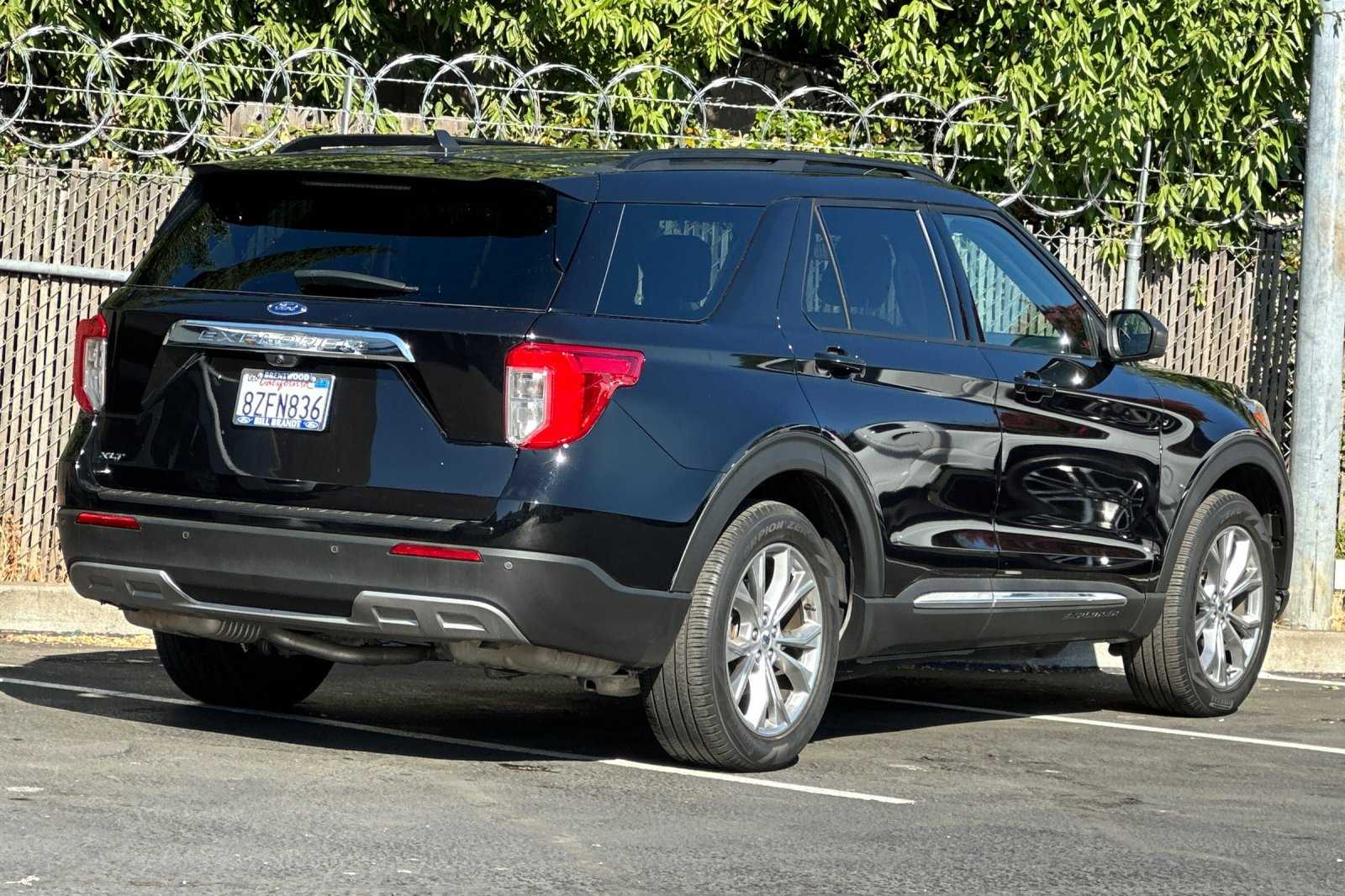 2022 Ford Explorer XLT photo 3