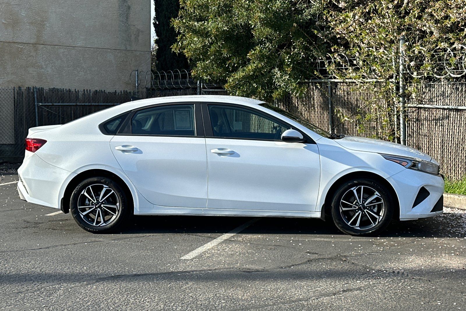 2023 Kia Forte LXS photo 5