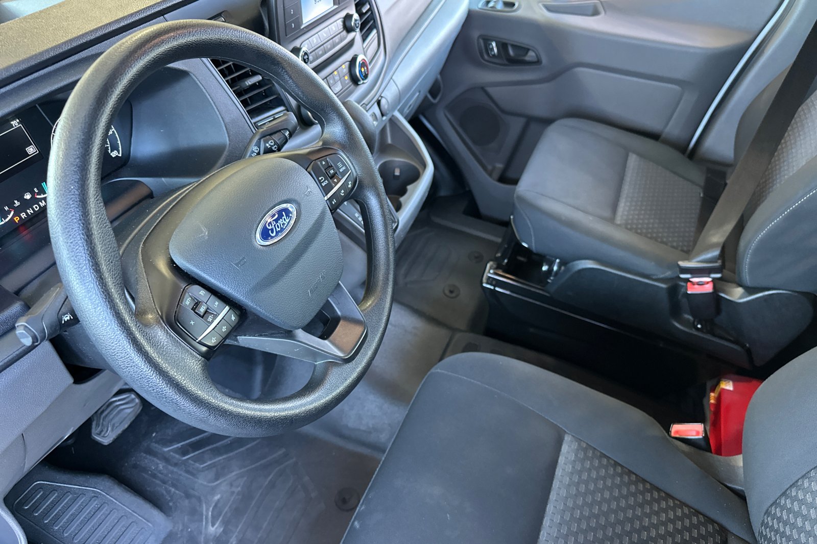 2024 Ford Transit photo 4