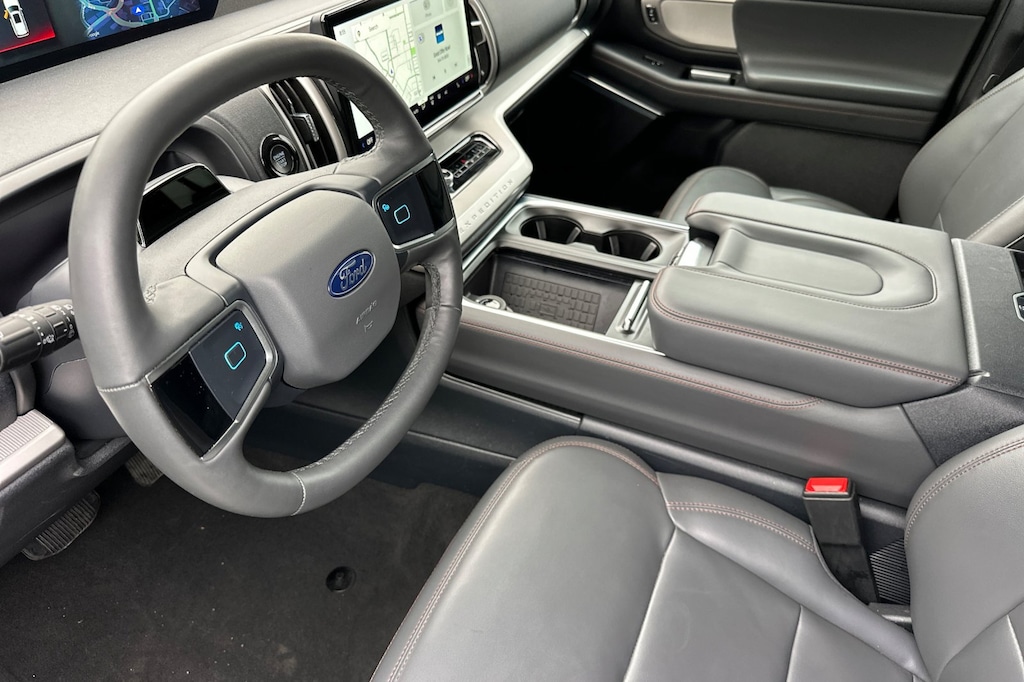 2025 Ford Expedition MAX photo 4