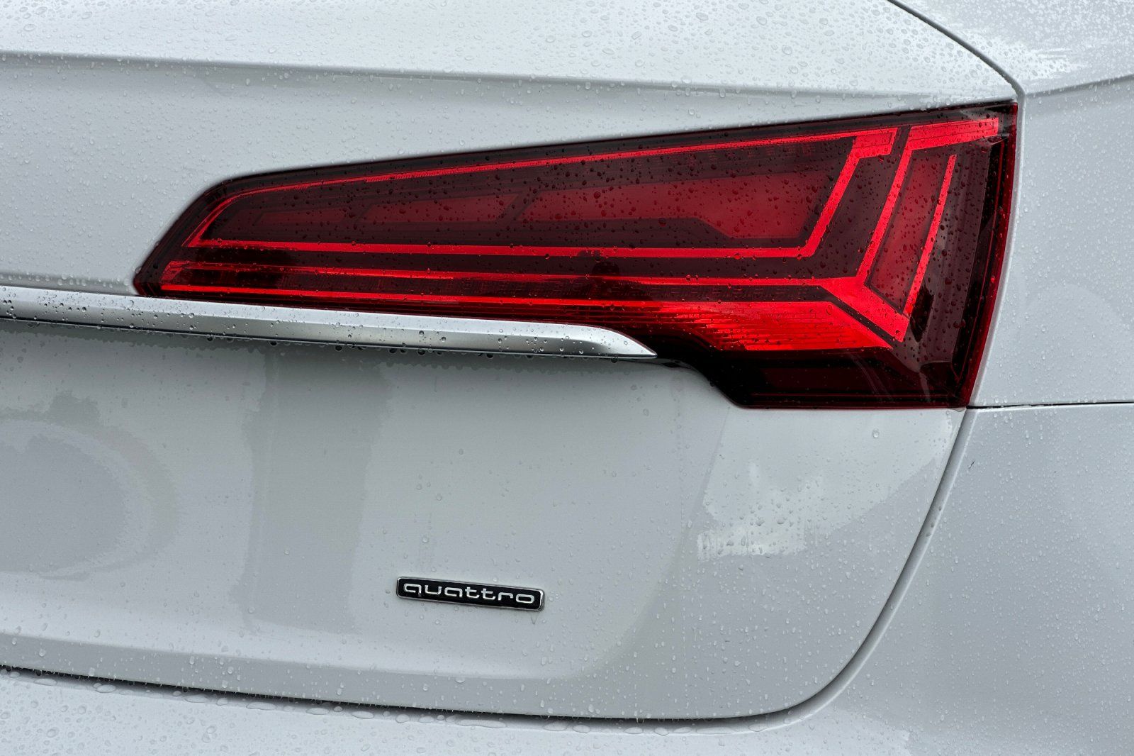 2023 Audi Q5 45 S Line Premium photo 3