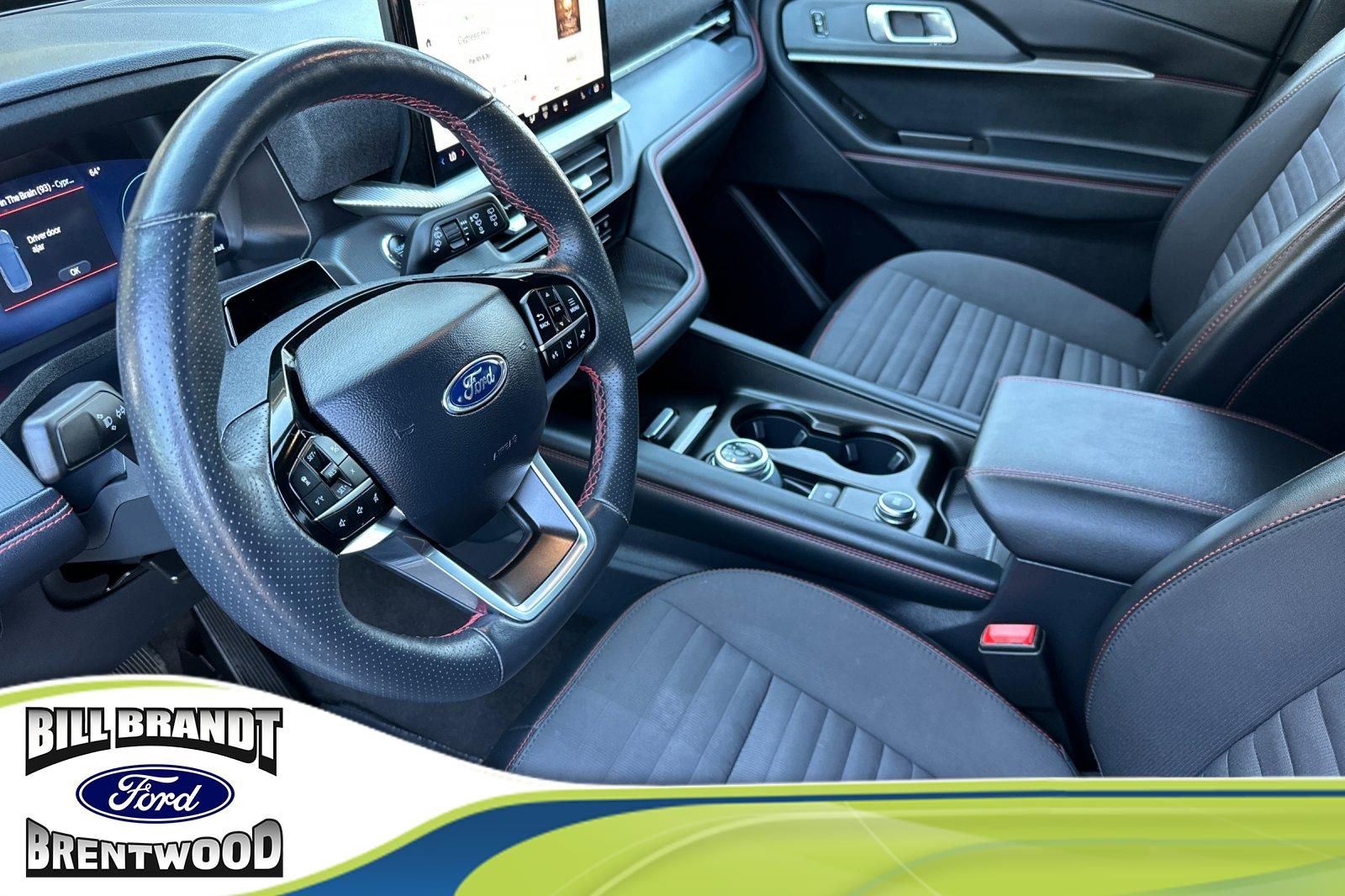 2025 Ford Explorer ST-Line photo 2