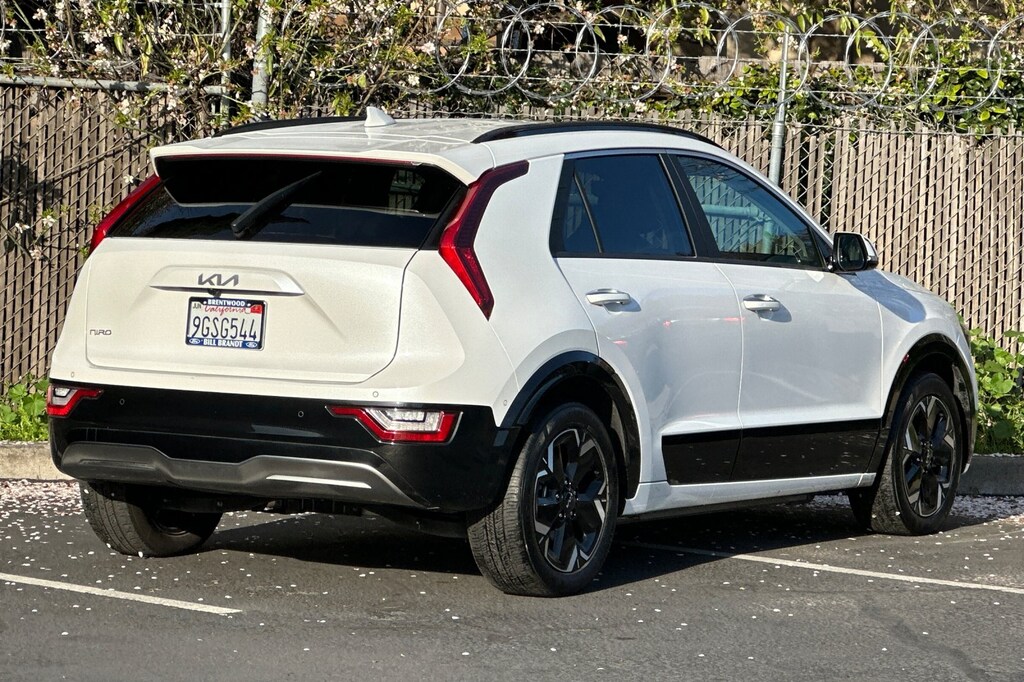 Used 2023 Kia Niro EV Wave SUV