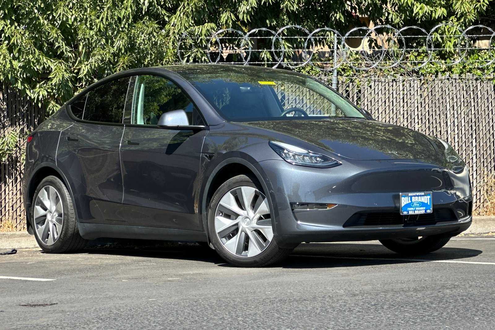 Used 2022 Tesla Model Y Long Range with VIN 7SAYGDEEXNF328483 for sale in Brentwood, CA