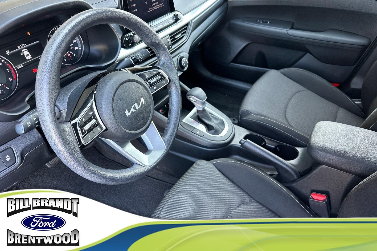 2023 Kia Forte LXS photo 2