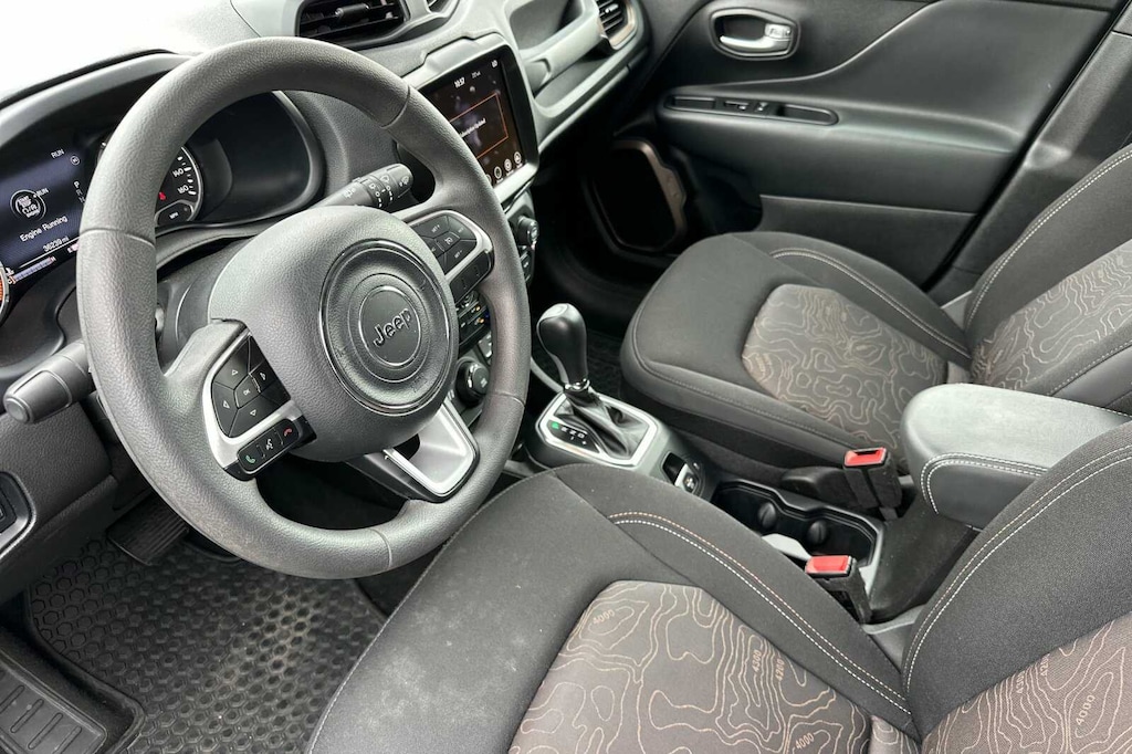 Used 2023 Jeep Renegade Latitude SUV